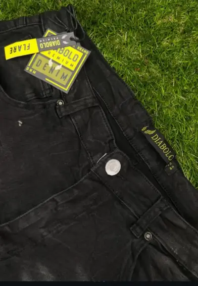 Jeans negros desgastados para hombre - miniatura 4
