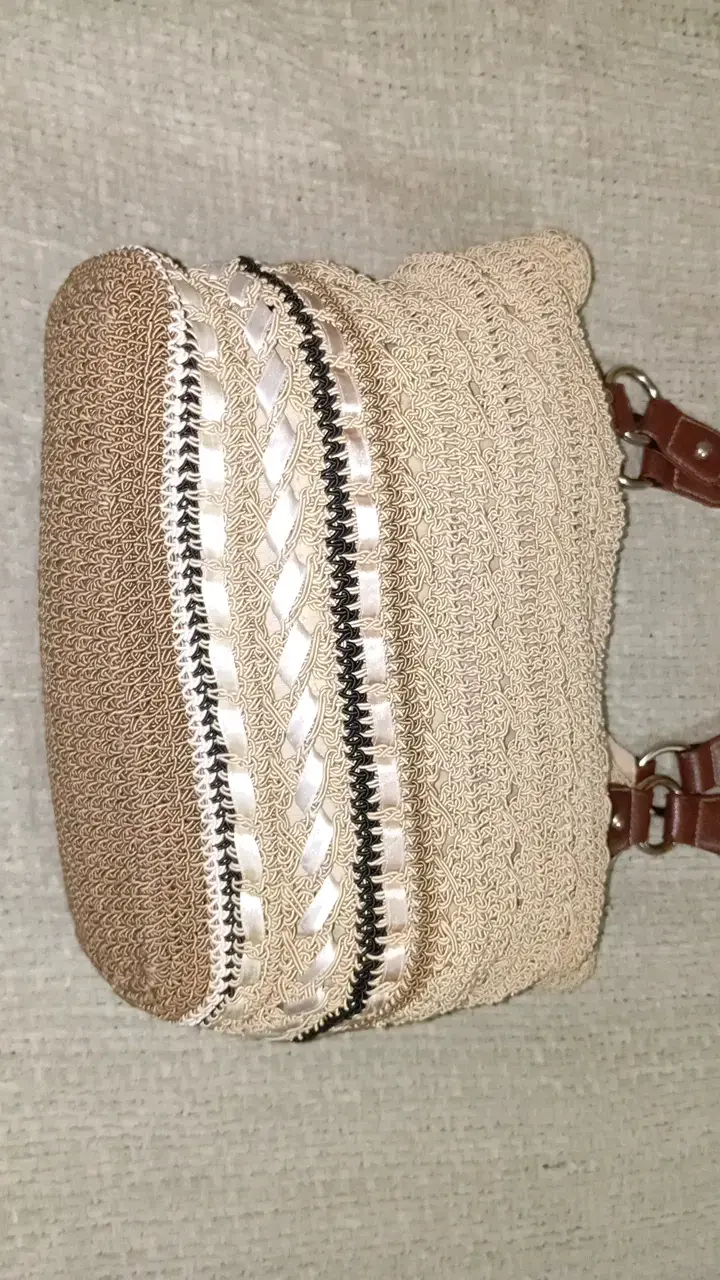 Bolso tejido  con asas de cuero vintage - 4