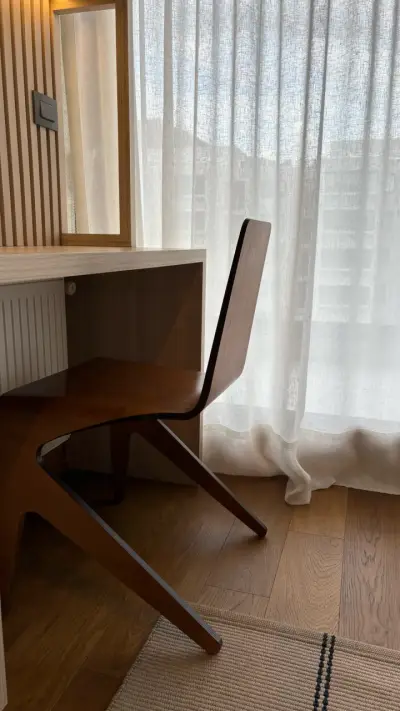 Silla de madera moderna para escritorio - miniatura 1