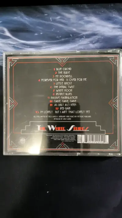 The White Stripes 'Get Behind Me Satan' - miniatura 4
