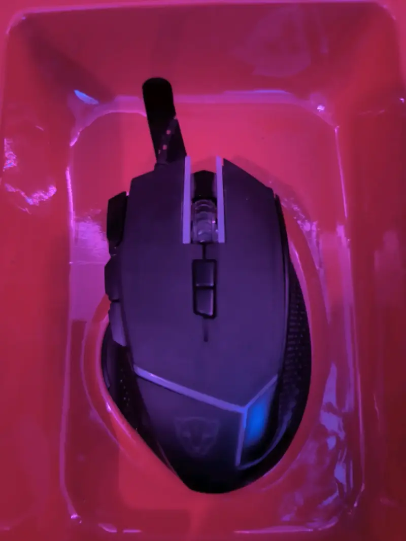 Mouse gamer con luces LED RGB - 4