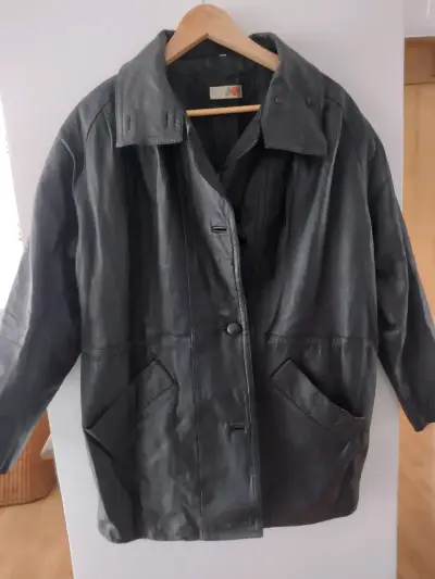 Chaqueta de cuero negra para mujer - miniatura 1