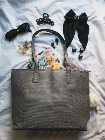 Bolso tote gris elegante para mujer - miniatura 1