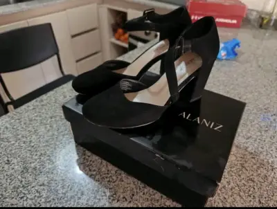 Zapatos de tacón negro Alaniz en buen estado - miniatura 1
