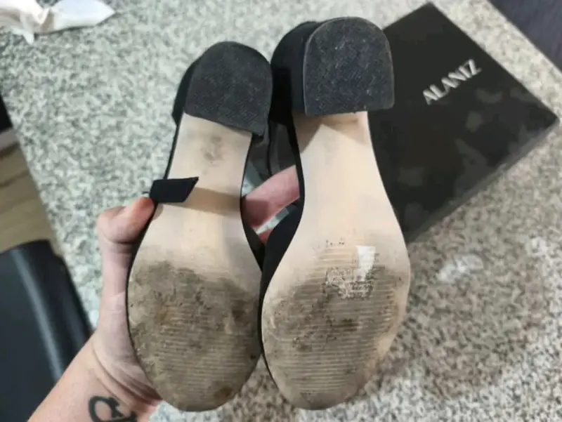 Zapatos de tacón negro Alaniz en buen estado - 3