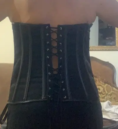 Corset negro con cierre y hebillas - miniatura 4