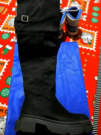 Botas Negras Altas con Hebilla y zapatillas - miniatura 1