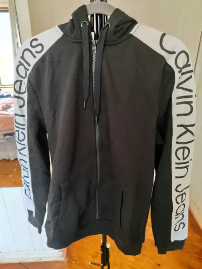 Polerón Calvin Klein Jeans negro con capucha - miniatura 1