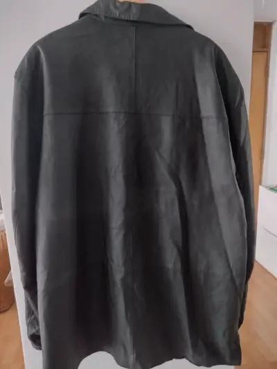 Chaqueta de cuerina negra para hombre - miniatura 1