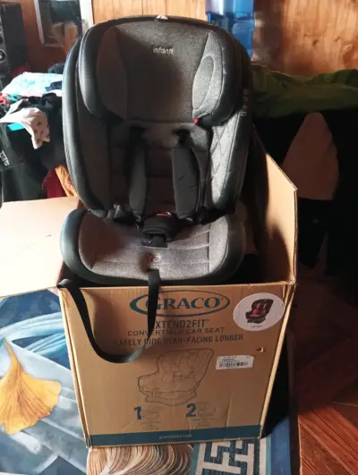 Silla de auto convertible Graco Extend2Fit gris - miniatura 2