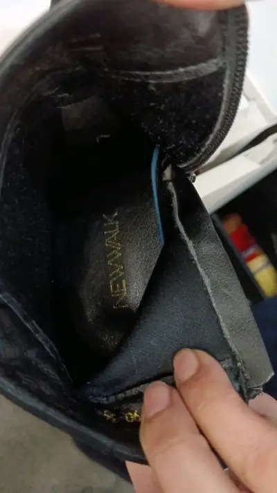 Botines de cuero negro con tacón alto - miniatura 3
