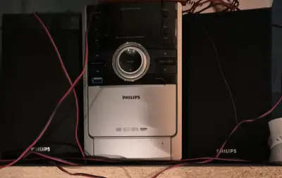 Sistema de sonido Philips con altavoces - miniatura 1