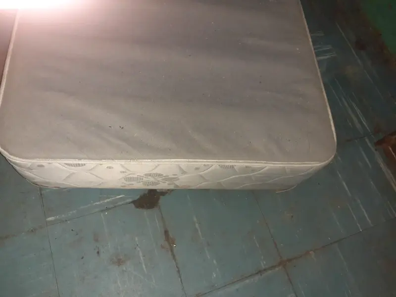 Cama individual, plaza y media, sin colchon... - 2