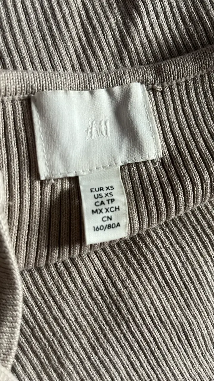 Top de tirantes beige H&M en buen estado - 3