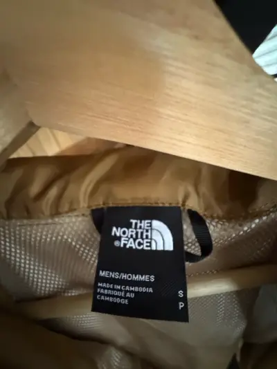 Chaqueta impermeable The North Face marrón y negra - miniatura 2