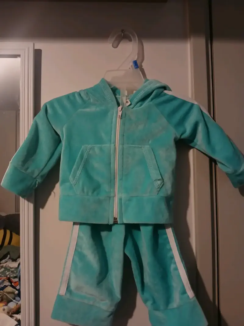 Conjunto deportivo infantil turquesa con capucha - 2