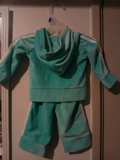 Conjunto deportivo infantil turquesa con capucha - miniatura 3