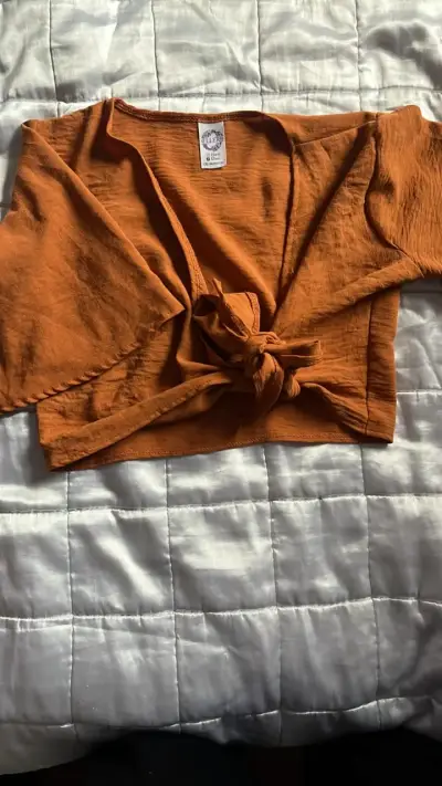 Blusa corta anudada color terracota Elleri - miniatura 1