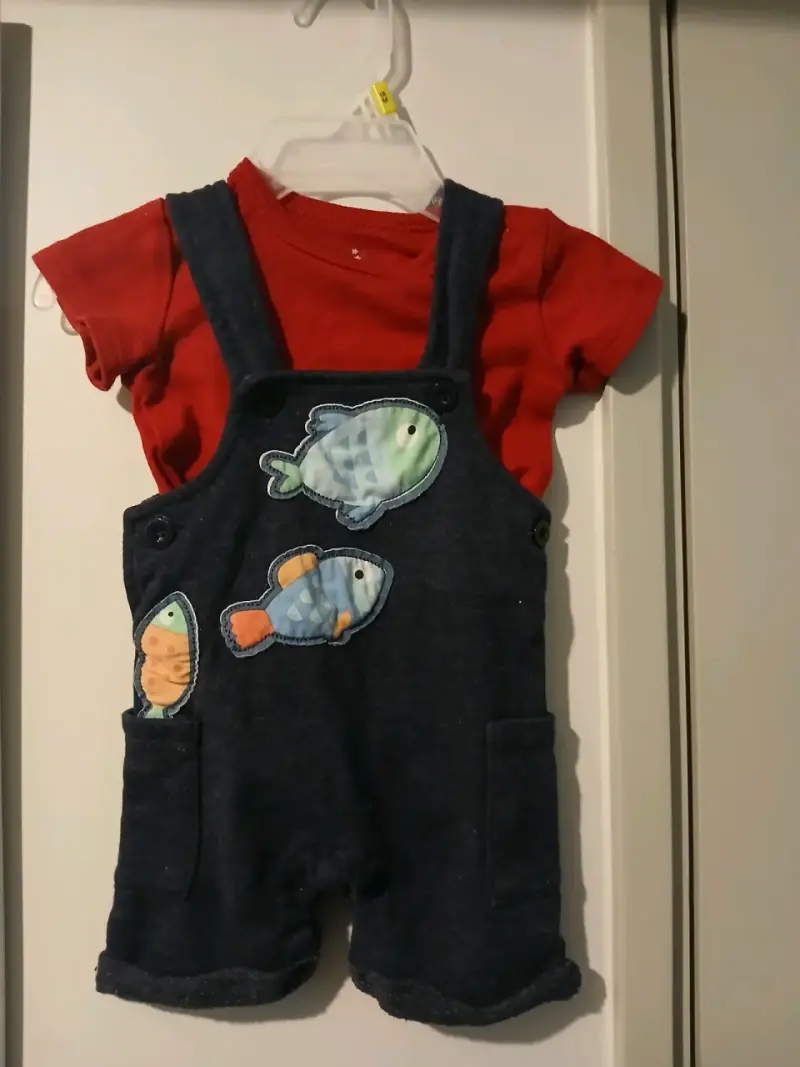 Conjunto de bebé con peto y polera roja 3-6M - 2