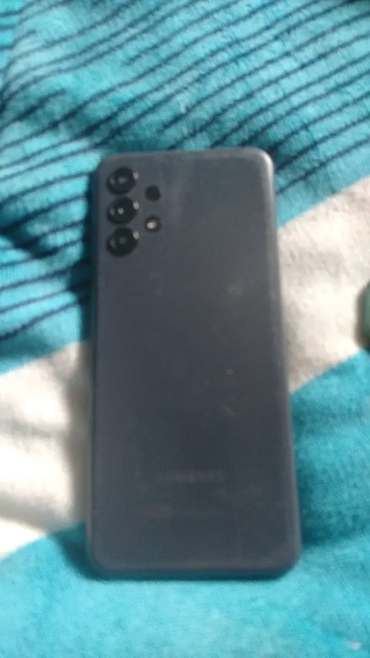 Smartphone con triple cámara trasera - 2