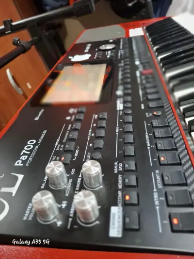 Teclado Korg Pa700 Professional Arranger - miniatura 4