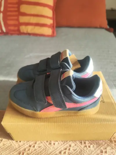 Zapatillas deportivas para niños color azul y rosa - miniatura 1