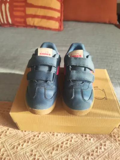 Zapatillas deportivas para niños color azul y rosa - miniatura 3