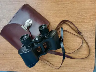 Binoculares vintage con estuche de cuero - miniatura 2