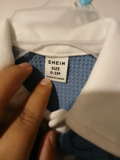 Enterito de bebé azul con diseño de oso Shein - miniatura 4