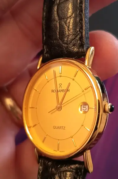 Reloj Romanson de cuarzo dorado con correa de cuero - miniatura 2