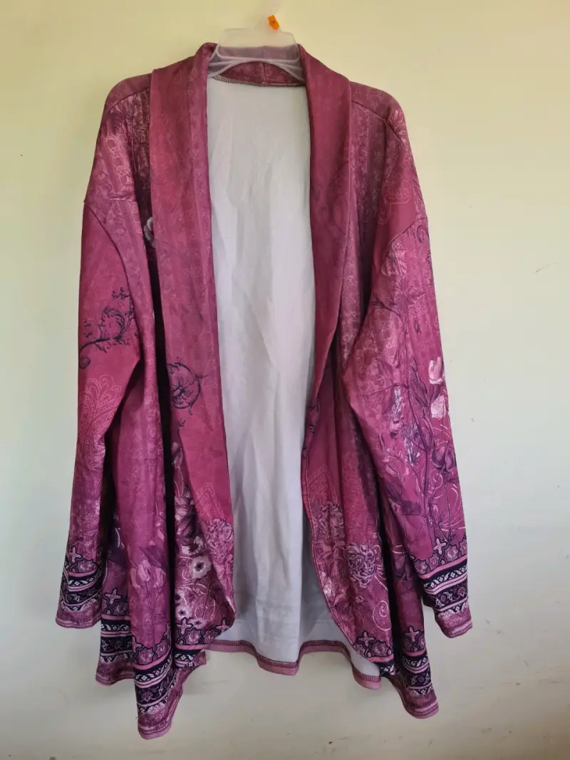 Chaqueta de mujer con diseño floral en tonos burdeos - 3