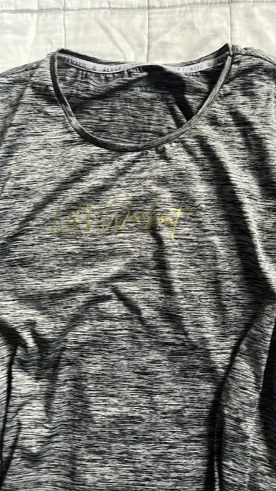 Polera deportiva gris para mujer - miniatura 2