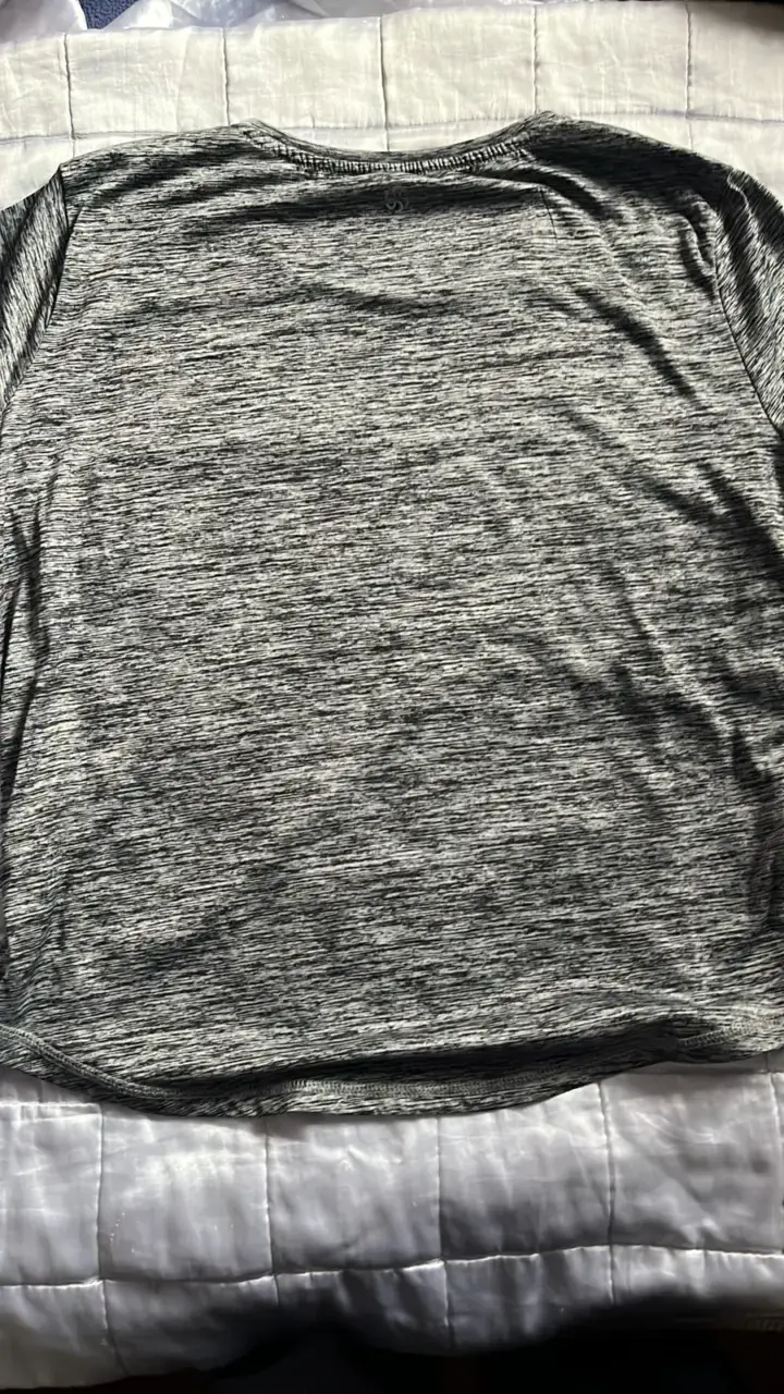 Polera deportiva gris para mujer - 3