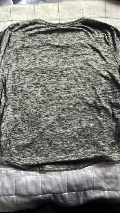 Polera deportiva gris para mujer - miniatura 3