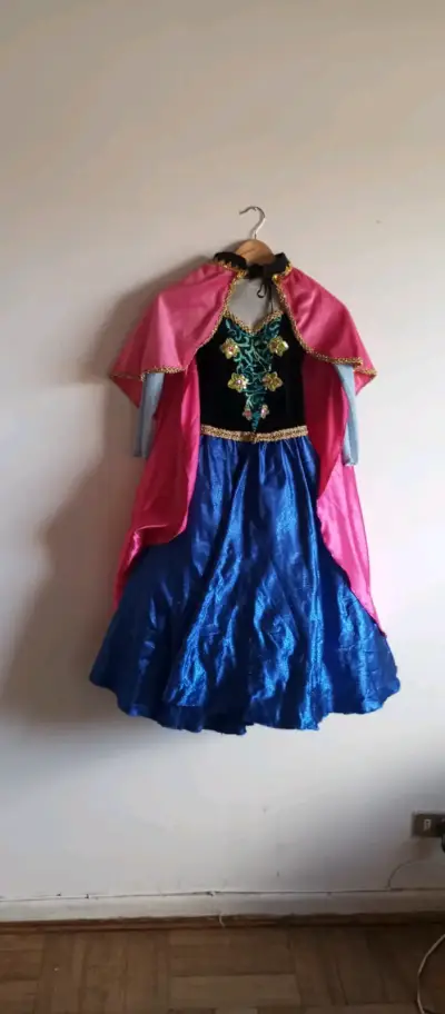 Disfraz de princesa para niña con capa rosa y vestido azul - miniatura 1