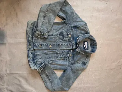 Chaqueta de mezclilla para mujer azul claro - miniatura 1