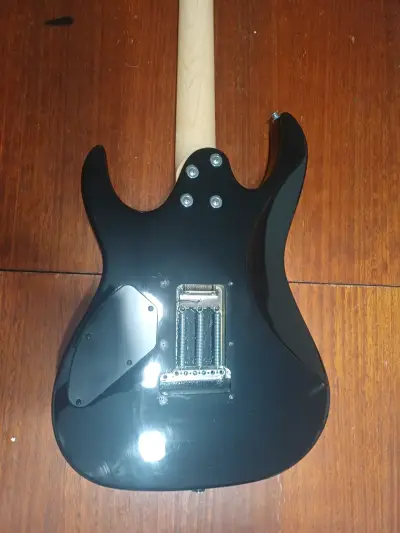 Guitarra eléctrica - miniatura 3