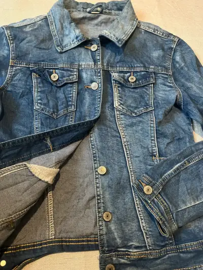 Blusa/chaqueta delgada de mezclilla azul - miniatura 3