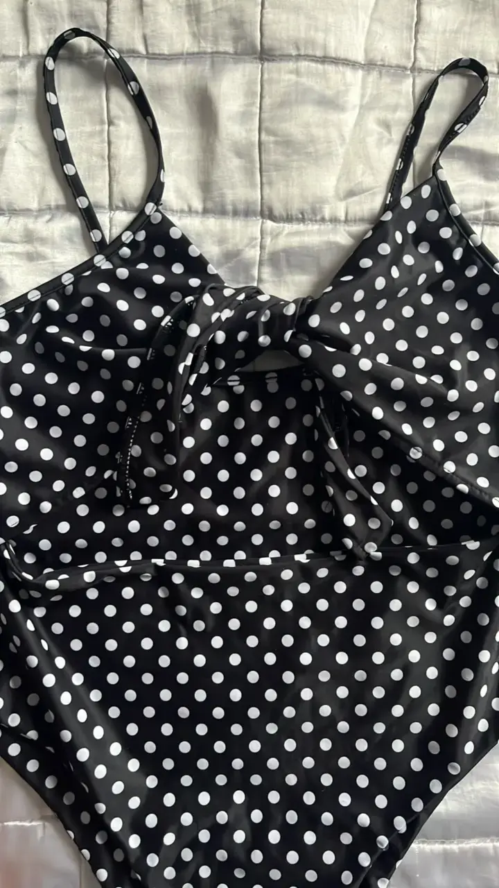 Traje de baño entero negro con lunares blancos - 2