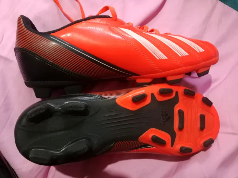 Zapatillas de fútbol Adidas rojas para césped - 2
