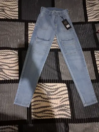 Jeans cargo SNT de mujer - miniatura 1