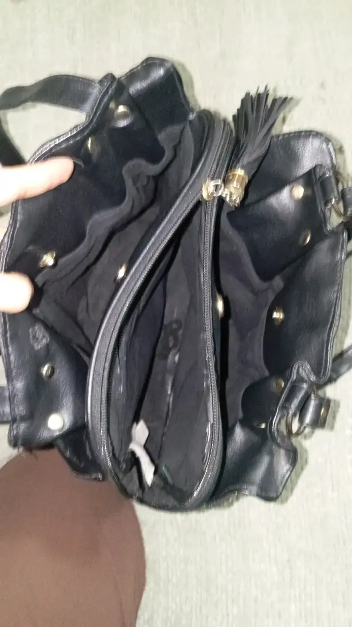 Bolso de cuero negro con asas largas - 5