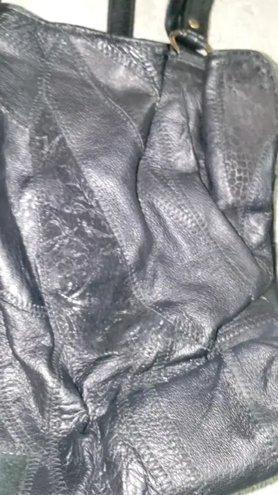 Bolso de cuero negro con asas largas - miniatura 6