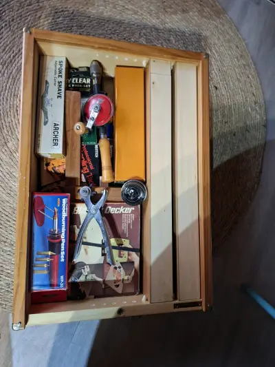 Set de herramientas manuales y eléctricas variadas - miniatura 2