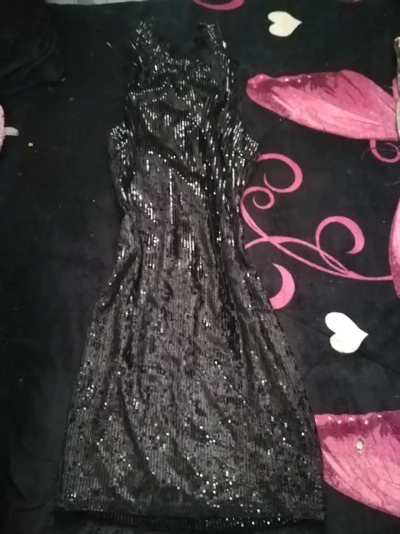 Vestido negro de lentejuelas elegante - 2