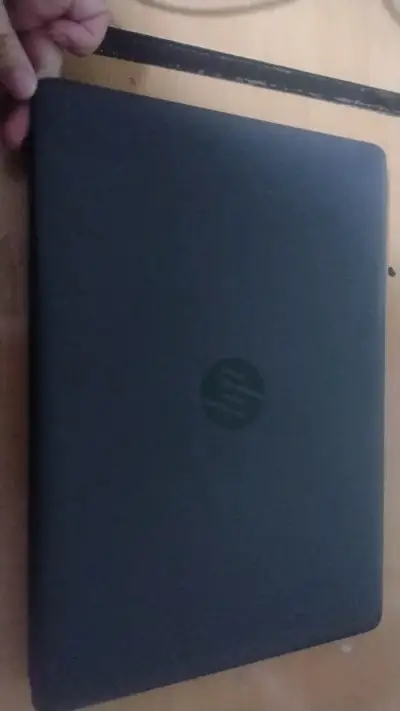 Notebook HP con pantalla de 14 pulgadas - miniatura 1