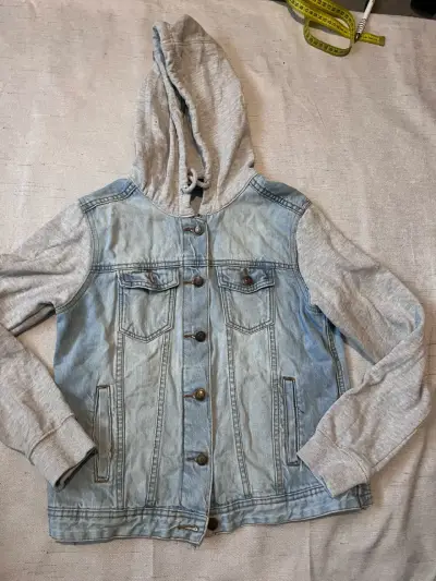 Chaqueta de mezclilla con capucha gris mujer - miniatura 1