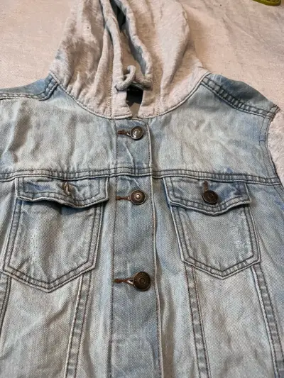 Chaqueta de mezclilla con capucha gris mujer - miniatura 2