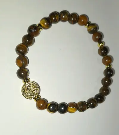 Pulsera de piedras ojo de tigre con dije dorado - miniatura 2