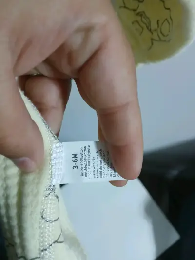 Enterito de bebé amarillo con diseño de ositos - miniatura 4
